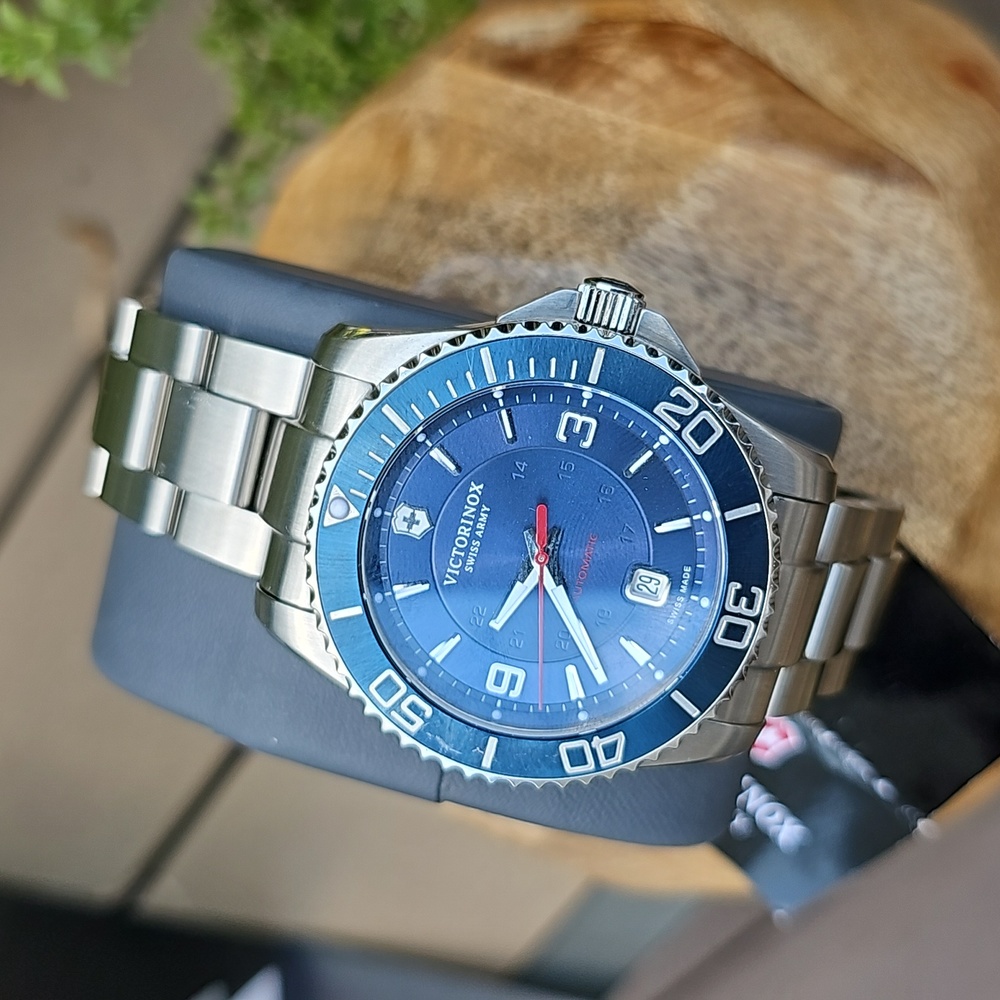 VICTORINOX AUTOMATIC WATCH MAVERICK 241706 BRAND NEW